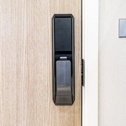 電子鎖電池攻略：挑對類型，跟著6步驟正確換電，自救缺電危機