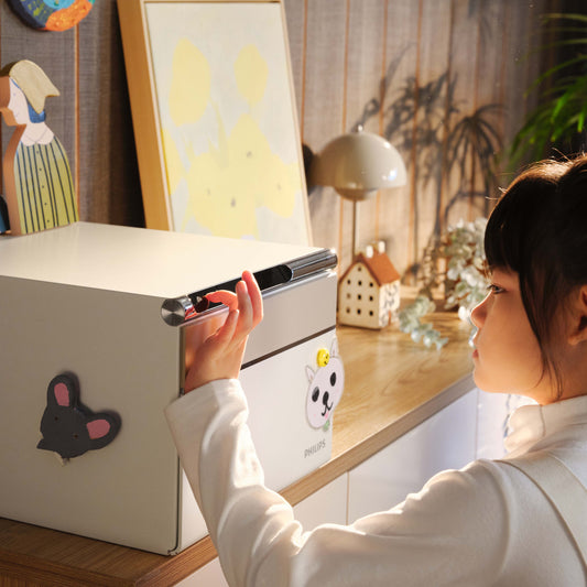 工商時報｜PHILIPS 指紋解鎖智能保管箱｜0.5秒極速開啟，提供金融級安全防護